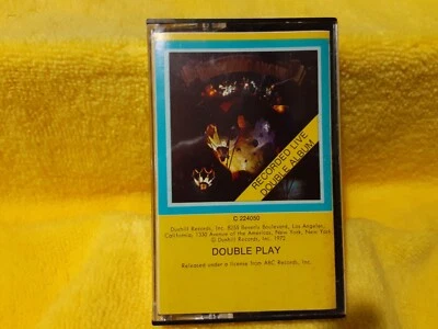 THREE DOG NIGHT/AROUND THE WORLD-ABC-1973-PAPER LABELS-VG++RARE-CASSETTE-C67 - Image 1 of 4