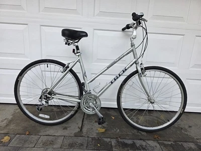 Bicicleta híbrida Trek Multitrack 720 20" para mujer Foto 1 de 4