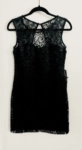 Vestido de cóctel As U Wish funda de encaje negro con espalda Peekaboo talla 3 fiesta vacaciones - Imagen 1 de 4