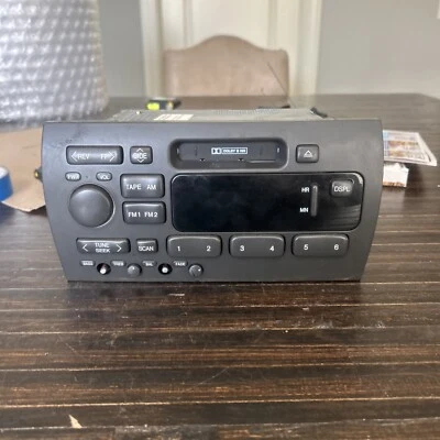 1998-2002 CADILLAC DEVILLE RADIO AUDIO CASETTE PLAYER AM/FM OEM 09376066 - Image 1 of 4