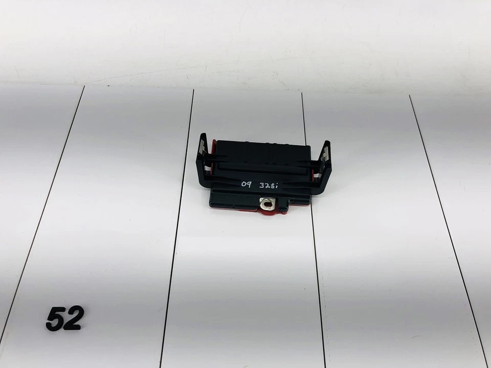 09-12 BMW 328I E90 3.0L L6 GAS ENGINE BATTERY POSITIVE DISTRIBUTION BOX OEM - Image 1 of 4