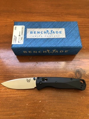 Réplica de Bugout hecha en banco con escalas de aluminio  Foto 1 de 4