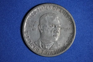 ESTATE FIND 1946 S- Booker T Washington Silver Half Dollar #K55786 - Picture 1 of 2