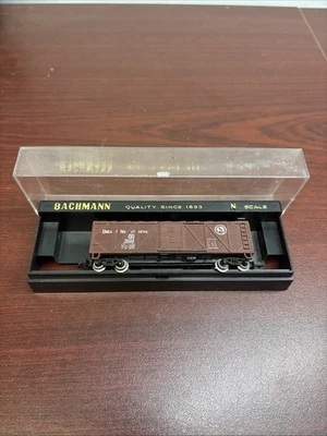 Bachmann 53-1040-11 Great Northern Wood Side 41' Sliding door Box Car N Gauge - Image 1 of 4