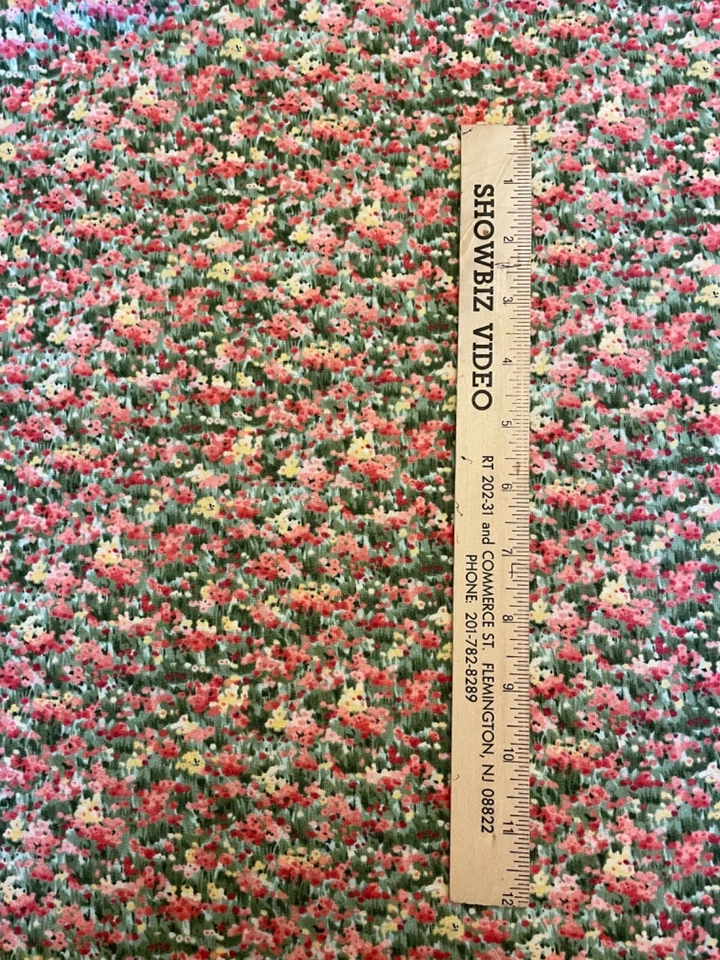 Tela de edredón floral multicolor de 45" de ancho de 1 7/8 yardas por "Timeless Treasures" Foto 1 de 1