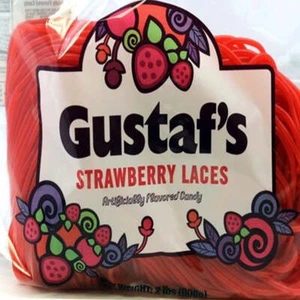 Lacci di liquirizia alla fragola rossa Gustaf's Shoestring 2 libbre - Foto 1 di 6