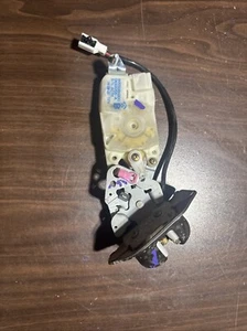 Actuador de liberación de bloqueo de pestillo de puerta trasera Nissan Xterra 4,0 L 05-15 - Imagen 1 de 7