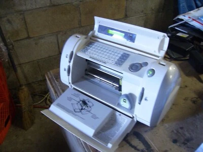 Cortador electrónico personal CRICUT CRV001 - PROBADO  Foto 1 de 3