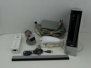 Nintendo Wii Video Game Console RVL-101 Black Console Bundle Tested & Working - Picture 1 of 12