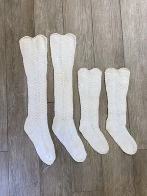 古董维多利亚白色钩针编织扇针袜 2 件套儿童和成人 — 第 1/4 张图片