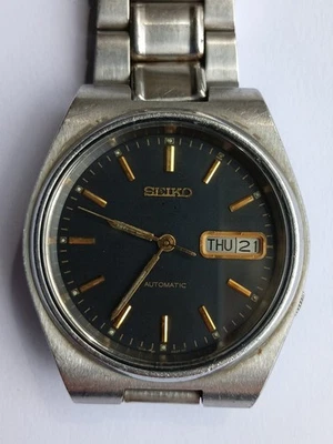 Seiko 5 días fecha automática 81 de octubre. Movimiento 7009 y serie 107153 36mm. Funciona bien. Foto 1 de 4