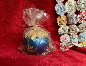 NIP Blue Round Candle with Snowflake Design Christmas Design - Picture 1 of 2