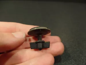 1982 82 HONDA CT110 CT 110 LICENSE PLATE SCREW - Bild 1 von 5