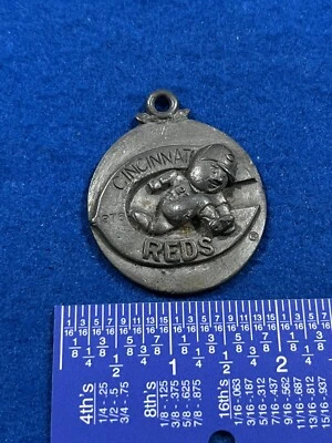 Vintage 1976 Cincinnati Reds Pewter Necklace Medallion Baseball Pete Rose MLB - Image 1 of 2