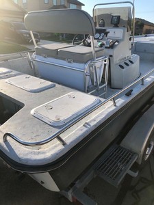 21 Ft Center console Fishing Boat