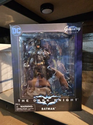 Galería Batman PVC Figura El Caballero Oscuro Película Diamond Select Toys DC 2019-ABIERTO Foto 1 de 2