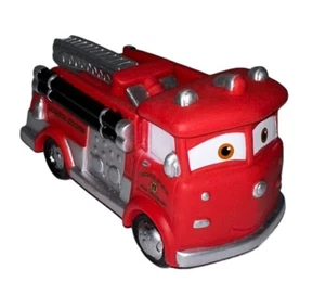 Camion dei Pompieri Rosso Bagno Giocattolo Molle Radiatore 2006 Disney/Pixar Cars 4,5x3x2,5" - Foto 1 di 5