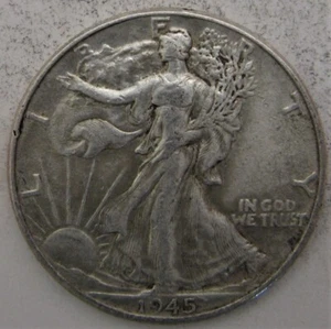 1945 Philadelphia Mint Walking Liberty mezzo dollaro 90% argento circolato - Foto 1 di 2