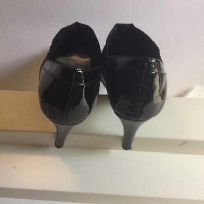 Anne Klein Mujer Zapatos Color Negro Talla 6.5 Cuero Puntera Abierta Hecho por el Hombre Buen Estado Foto 1 de 4