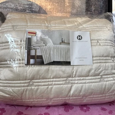 Cobertor Hotel Collection Dorado Geo Bordado Reina Marfil Foto 1 de 3