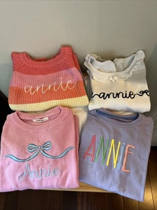 Suéteres y tops con monograma “Annie” talla 4-5 - Imagen 1 de 3