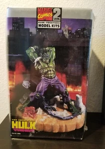 VINTAGE Incredible Hulk1996 TOY BIZ SUPERHERO MODEL KIT NIB Factory Sealed  - Picture 1 of 4