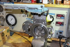Flowserve Durco 4-BX2L 4" butterfly valve class 300 400 F, CF8M, 1-y warranty - Picture 1 of 12
