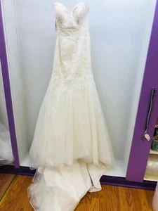 wedding dress - Picture 1 of 3