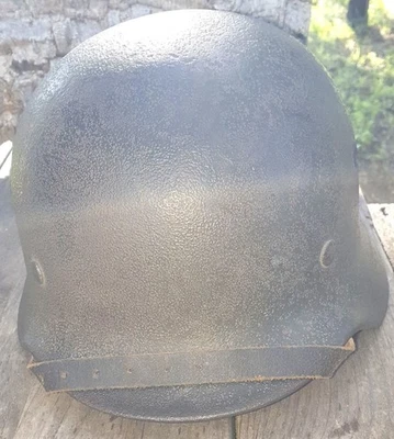 WW2. Casque Allemand modèle 40. Wehrmacht. Pièce du terrain utilisée au combat.  - Photo 1/4