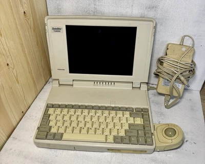 Винтажный Toshiba Satellite T1900C РЕДКИЙ ноутбук с трекболом и адаптером переменного тока - ЧИТАЙТЕ - Изображение 1 из 4