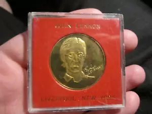 1980 JOHN LENNON LIVERPOOL NEW YORK COMMEMORATIVE BRONZE COIN IN THE CASE BBA-2 - Picture 1 of 2