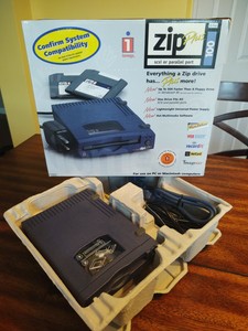 Iomega Zip 100 Plus Z100PLUS Zip Drive Parallel or SCSI w/box