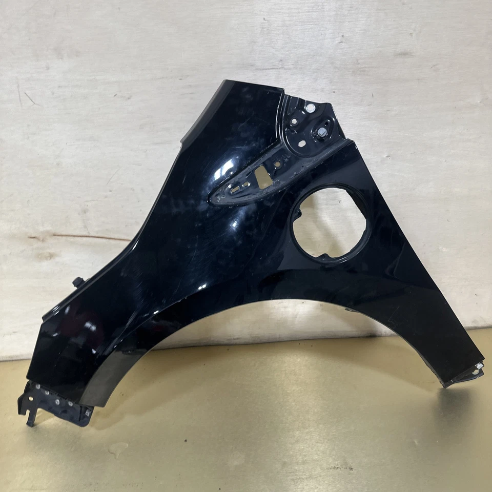 Chevrolet Volt 2013 guardabarros izquierdo usado OEM Foto 1 de 4