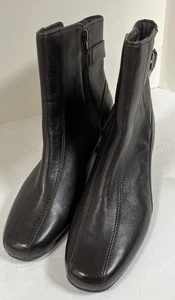 Clarks Artisan Dara braune Leder-Stiefeletten mit seitlichem Reißverschluss 85961 Damengröße 11M - Bild 1 von 9