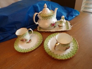8-teiliges Royal Albert Old Country Roses Bone China grüner Rand OLCORO Montrose Teeservice - Bild 1 von 7