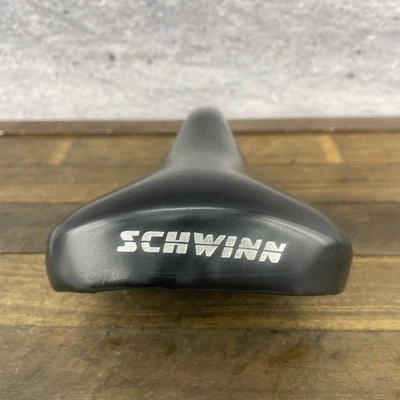 Сиденье велосипедное Schwinn черное седло 80-е 90-е велосипед 741 легкое дорожное горное 325 г - Изображение 1 из 4
