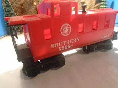 LIONEL 027 SCALE 1970'S SOUTHERN CABOOSE No X9066, EXCELLENT CONDITION   5-127-5 - Image 1 of 4