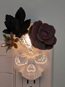 Bath & Body Works Halloween Suculenta Calavera Luz Nocturna Flor de Pared Enchufable Solo - Imagen 1 de 13