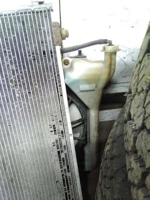 03-11 本田 Element 冷却液水库 2.4 升 — 第 1/4 张图片