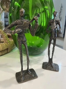 Dos Guitarra/Saxafón Vintage de 8" Bronce Sólido Arte Modernista de mediados de siglo - Imagen 1 de 10