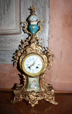 Horloge pendule cartel du XIX ème en bronze et porcelaine style Louis XVI - Photo 1/4