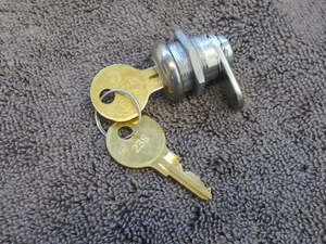 NEW! LOCK 2 KEYS for YOUR Duncan FINE-O-METER, parking meter fine collection box - Picture 1 of 2