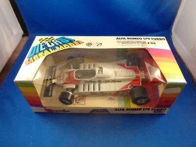Coche de carreras turbo Burago # 6102 ALFA ROMEO 179 escala 1/24 en caja Foto 1 de 4