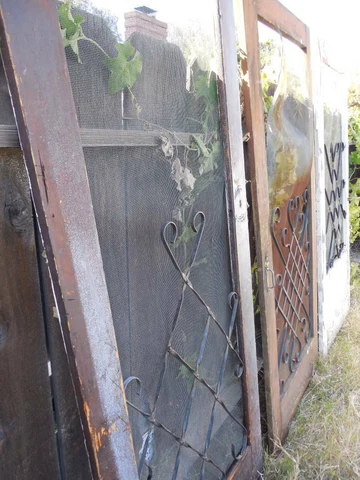 One Vintage 1950s Farmhouse Screen Door Metal Curlicue Shipping Available $$ Cover