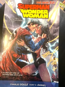 THE NEW 52! SUPERMAN WONDER WOMAN VOLUME 1 POWER COUPLE - Picture 1 of 2