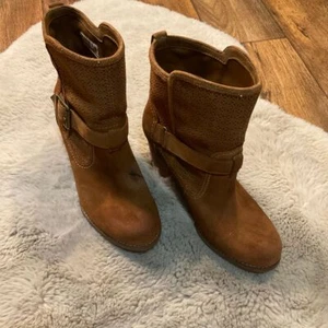 Timberland Botas de Tacón Talla 9 Earthkeepers Hebilla al Tobillo Tostado Tacón Bloque - Imagen 1 de 12