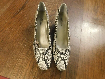 Zapatos de salón ROS HOMMERSON 10 estrechos negros blancos de piel de serpiente de 2" clase 7 elegantes Foto 1 de 4