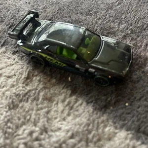 Hot Wheels Night-Burnerz Dodge Challenger Drift Car Black/Green w/GL OH5 1:64 NM - Picture 1 of 8