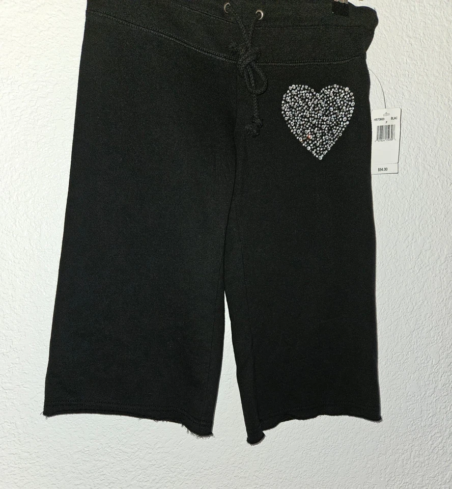 Twisted Heart Women  Black  Knee Length Shorts Sz. 31/P - Изображение 1 из 4