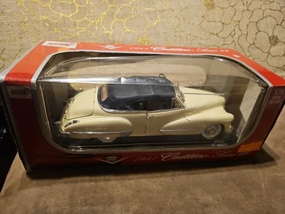 NUEVO EN CAJA ORIGINAL 1947 CADILLAC SERIE 62 METAL DIECAST CAR ESCALA 1:18 Foto 1 de 4